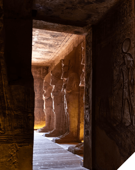 Viajes a medida. Experiencias inolvidables. Interior del tempo de Abu Simbel en Egipto