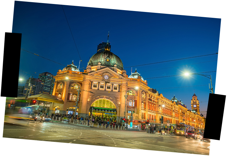 Viajes a medida. Viajes que inspiran. Estación de tren de Melbourne iluminada al atardecer