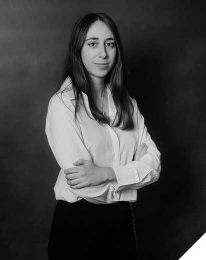 Elvira Saro - Travel Agent